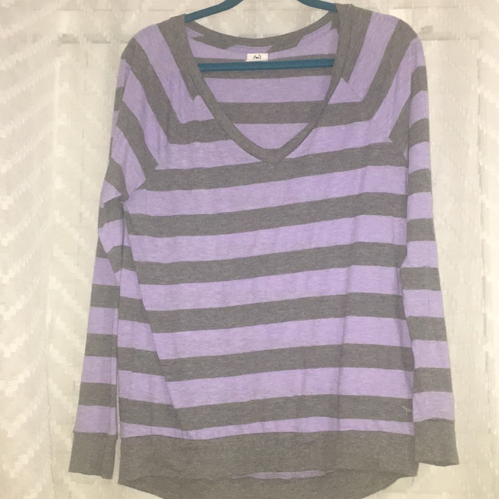 Long-sleeve V-neck Tee
